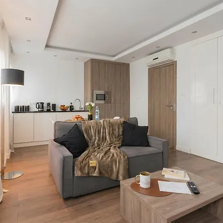 Golden - Browary Warszawskie Elegant & Cozy In Wronia Daire Varşova